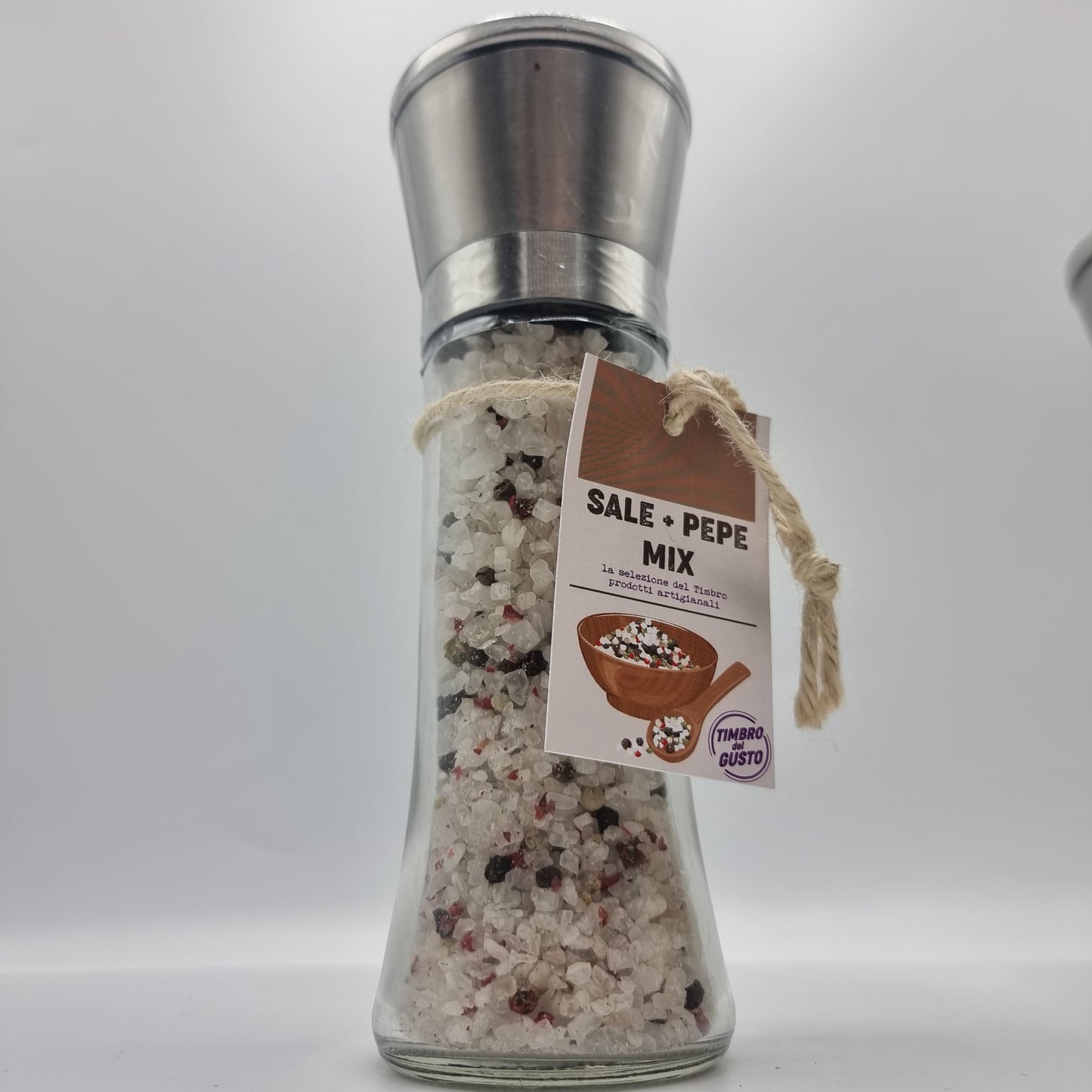 Verschiedene Salzmischungen mit Mühle