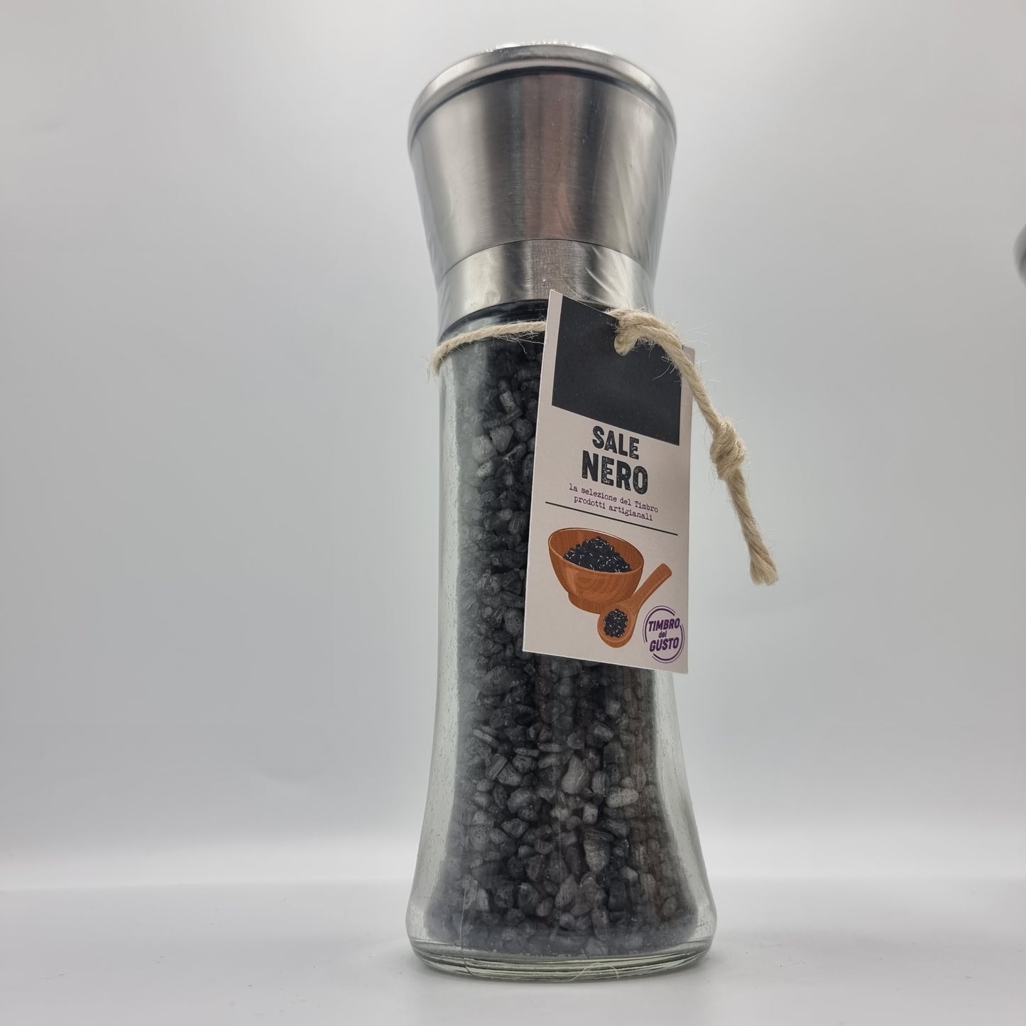 Verschiedene Salzmischungen mit Mühle