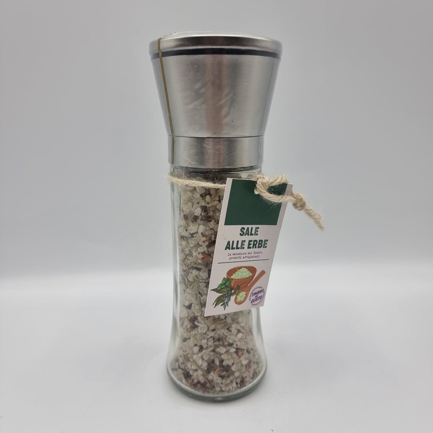 Verschiedene Salzmischungen mit Mühle