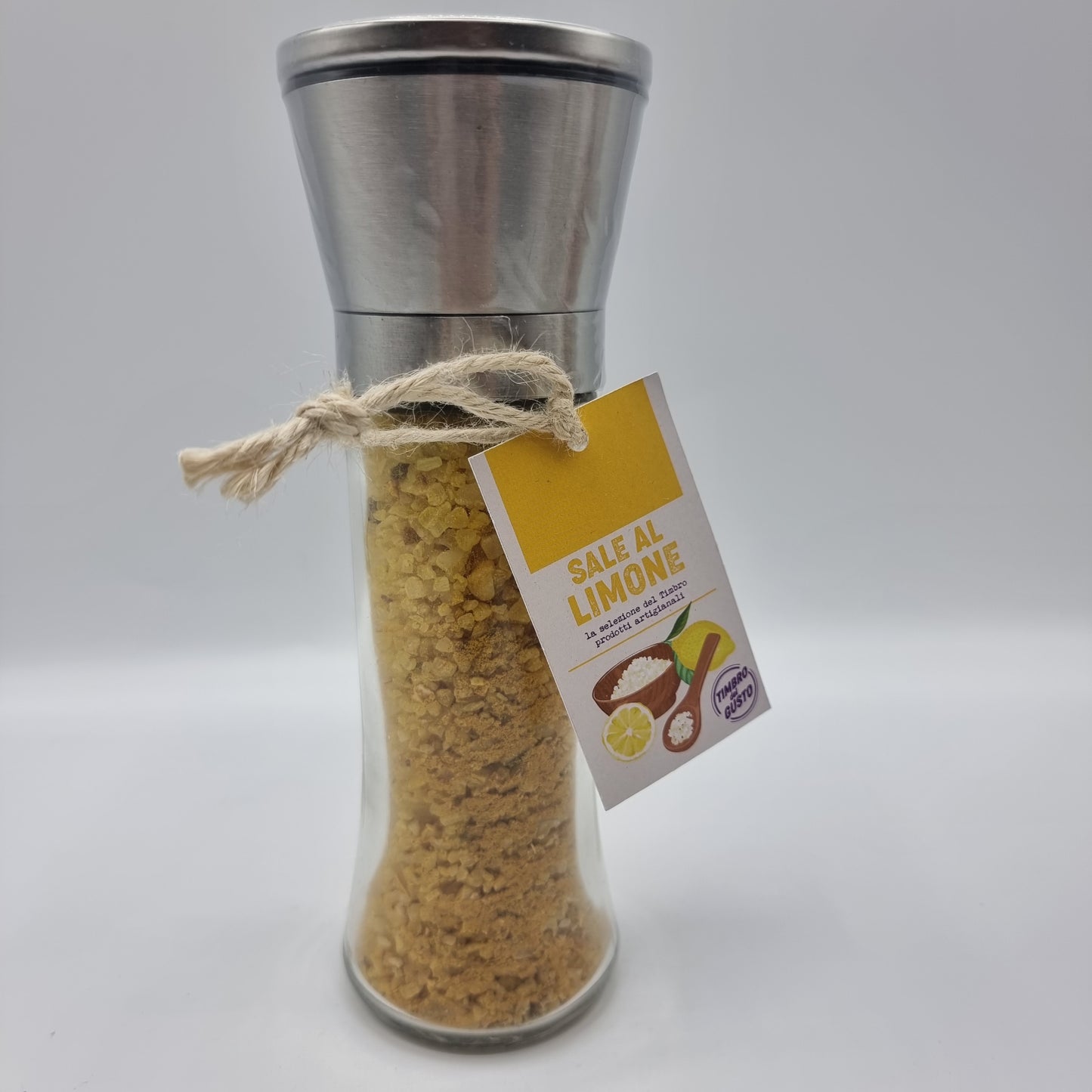 Verschiedene Salzmischungen mit Mühle