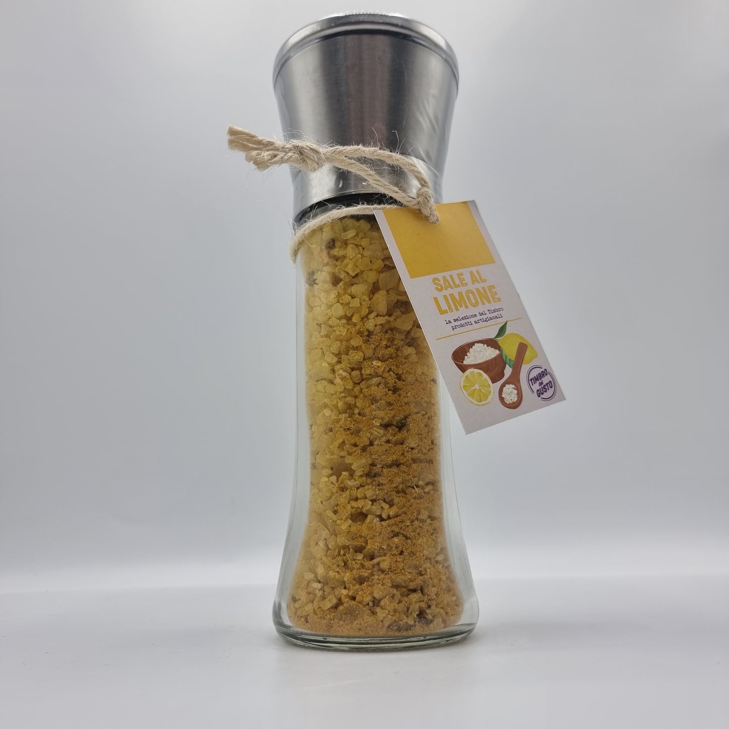 Verschiedene Salzmischungen mit Mühle
