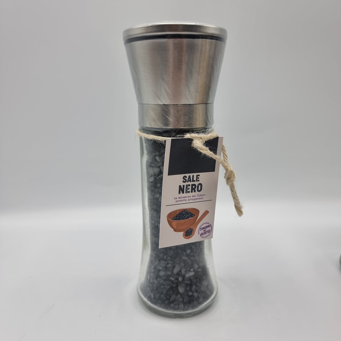 Verschiedene Salzmischungen mit Mühle