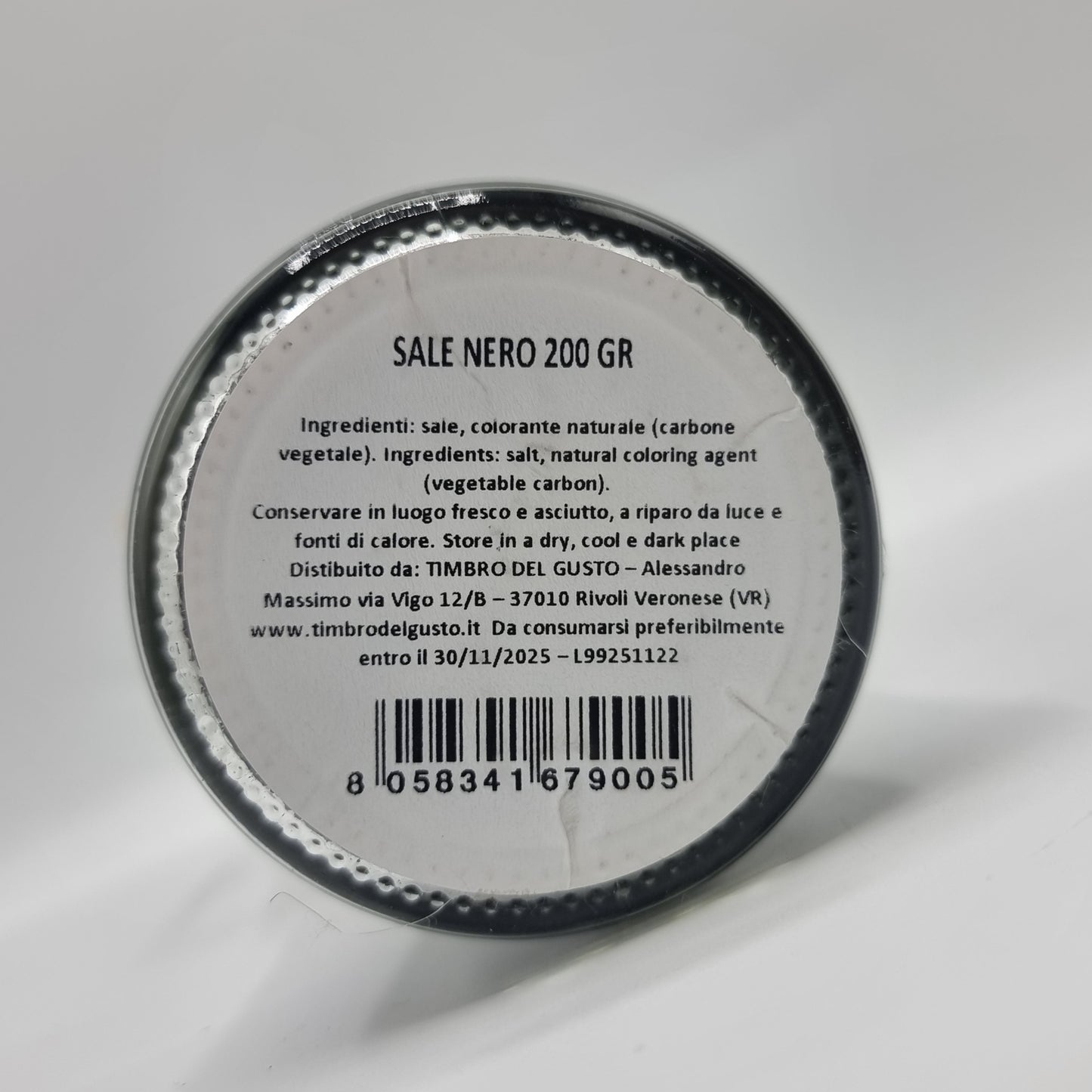 Verschiedene Salzmischungen mit Mühle