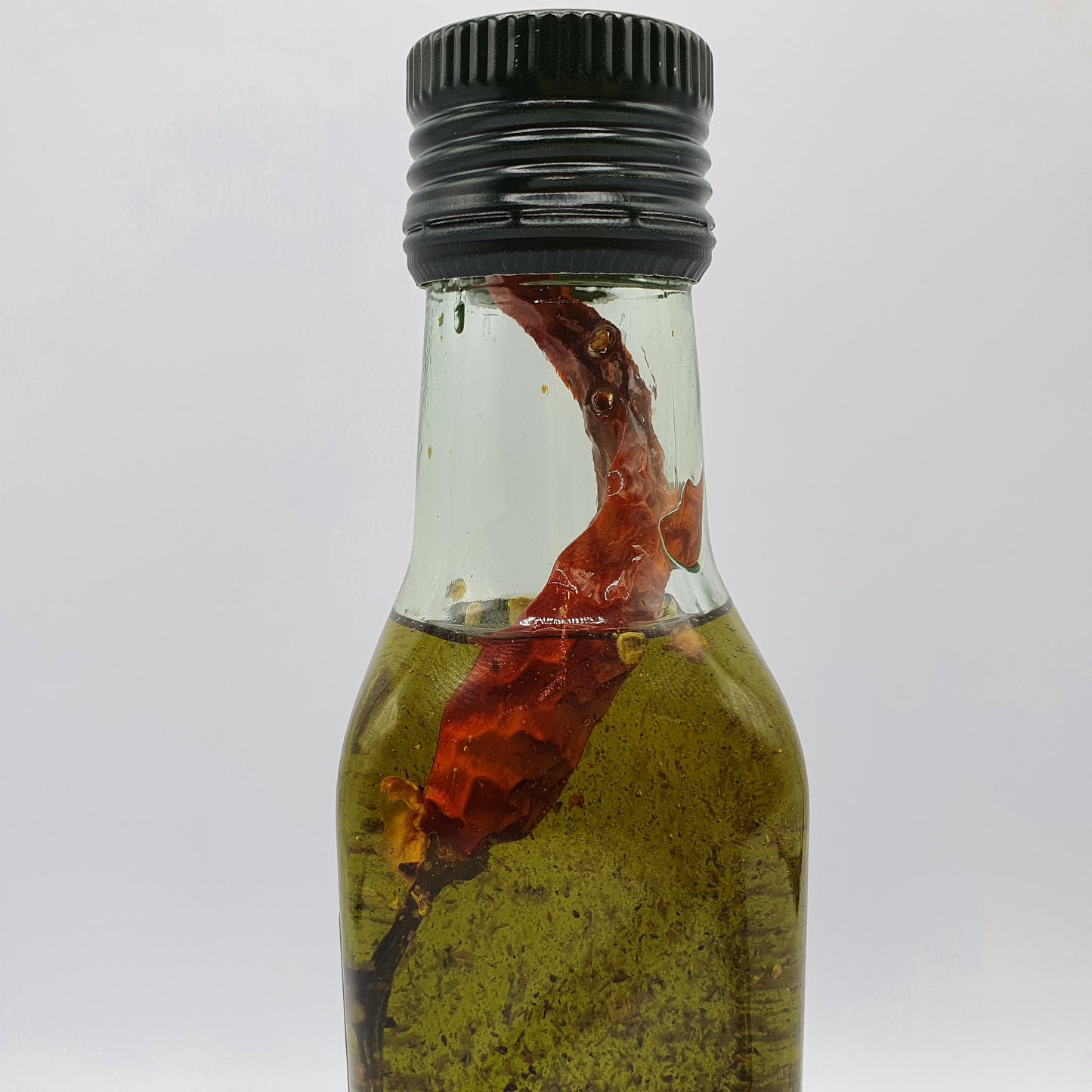 Olivenöl von Familie Tonini(Malcesine) mit Chili - Tradizioni Malcesine
