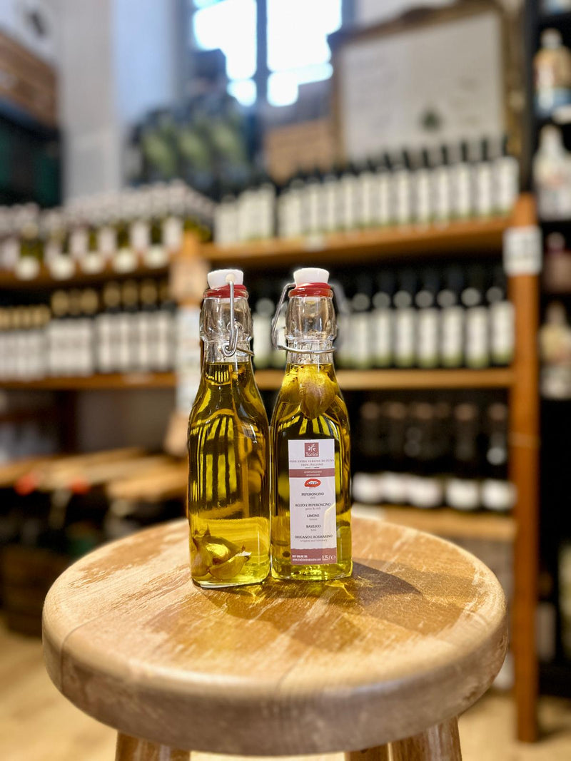 Olivenöl mit knoblauch von Familie Tonini(Malcesine) 0,25L - Tradizioni Malcesine