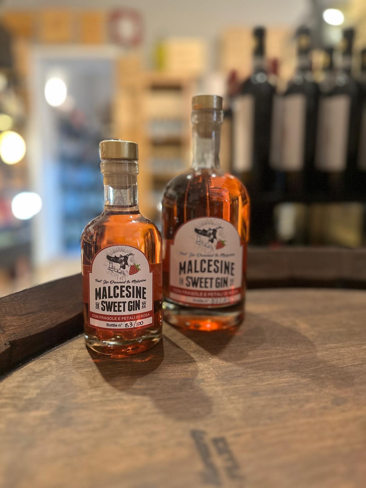 Malcesine sweet gin mit Erdbeeren und Rosenblättern - Tradizioni Malcesine