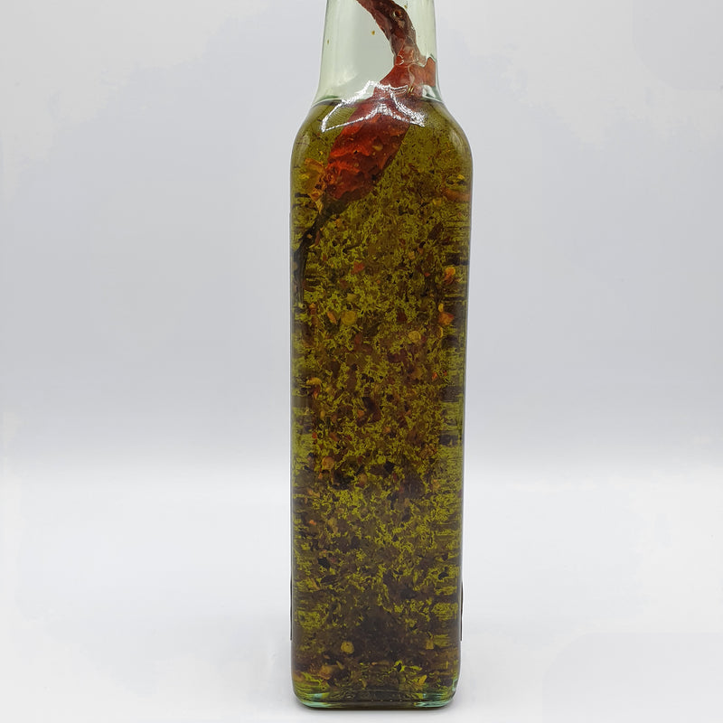 Olivenöl von Familie Tonini(Malcesine) mit Chili - Tradizioni Malcesine